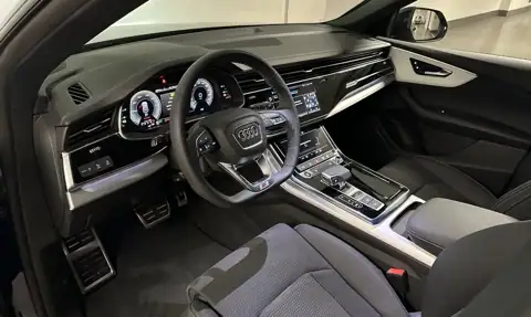 Audi Q8 55 TFSIe Sport — 16
