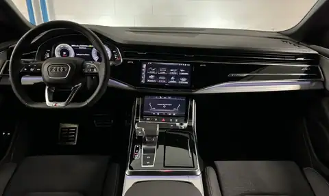 Audi Q8 55 TFSIe Sport — 17