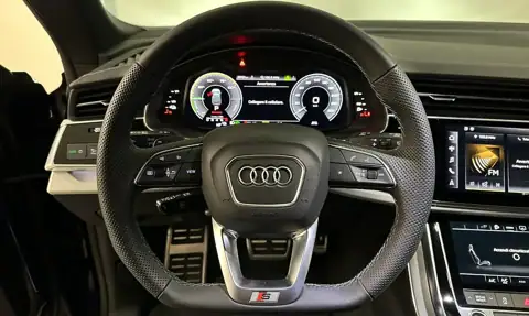 Audi Q8 55 TFSIe Sport — 19