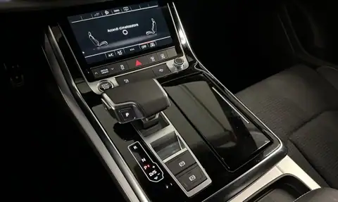 Audi Q8 55 TFSIe Sport — 21