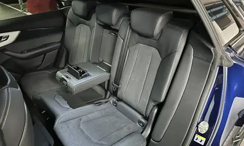 Audi Q8 55 TFSIe Sport — 23