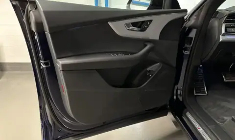 Audi Q8 55 TFSIe Sport — 25