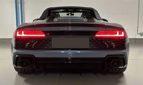 Audi R8 Spyder Performance — 6