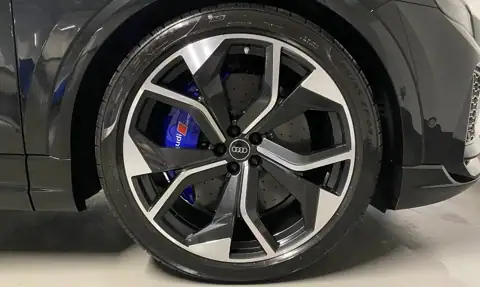 Audi RSQ8 — 10