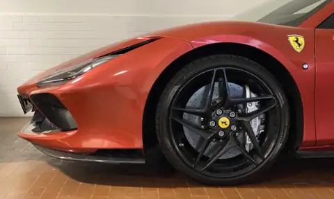 Ferrari F8 Spider — 10