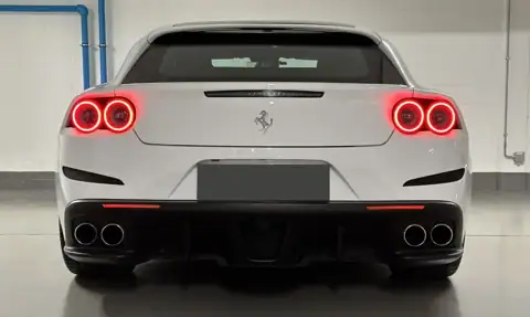 Ferrari GTC4 Lusso T — 5