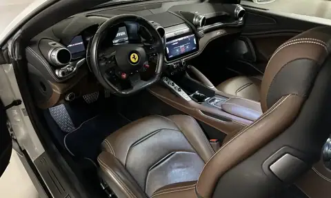 Ferrari GTC4 Lusso T — 11