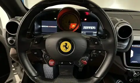 Ferrari GTC4 Lusso T — 13