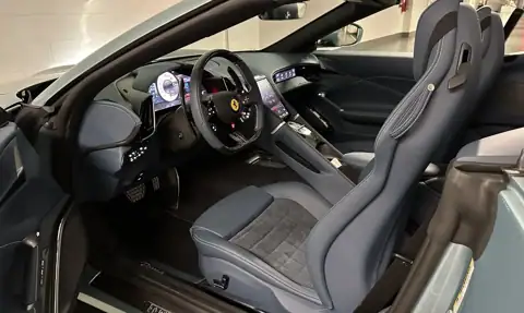 Ferrari Roma Spider — 12