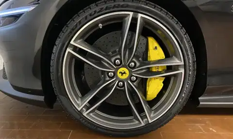 Ferrari Roma — 10