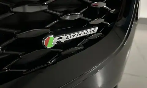 Jaguar E-Pace D204 R-Dynamic S — 9