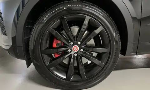 Jaguar E-Pace D204 R-Dynamic S — 10