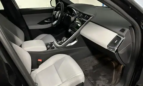 Jaguar E-Pace D204 R-Dynamic S — 14