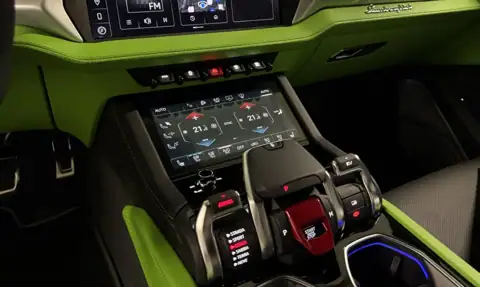 Lamborghini Urus SE — 16