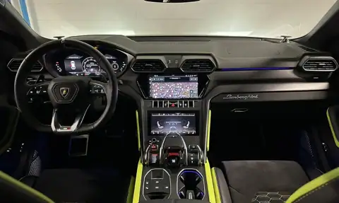 Lamborghini Urus — 10
