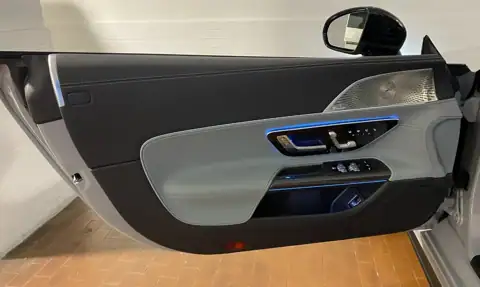Mercedes SL63 AMG Roadster — 33