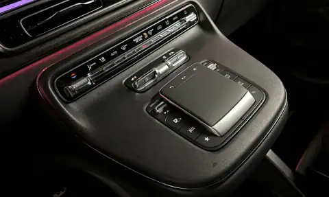 Mercedes V-Class XL 300d 4Matic Extralong — 11