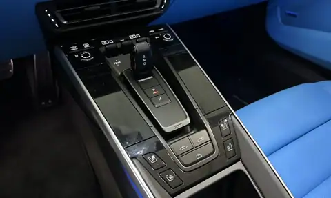Porsche 911 992 Carrera 4 GTS Cabriolet — 18