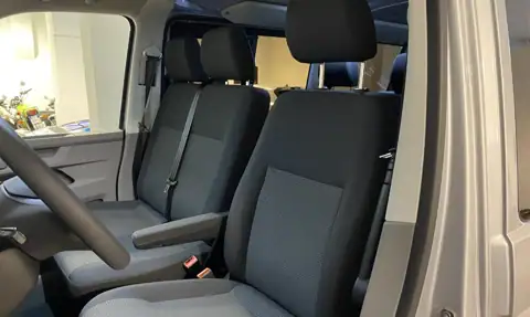 Volkswagen Transporter — 21